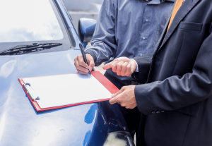 Acheter une voiture en nom propre ou via son entreprise : quoi choisir ?